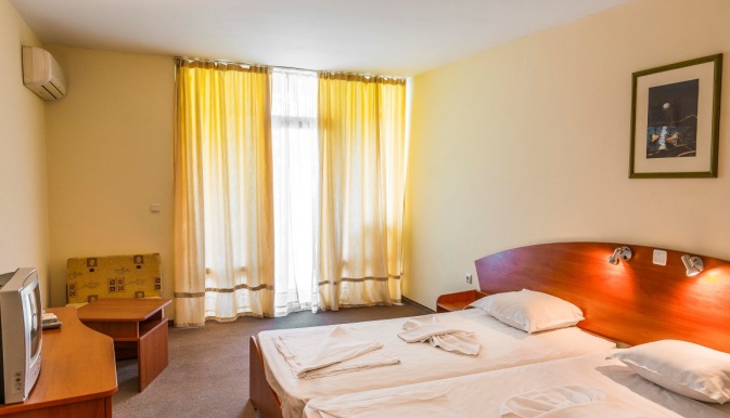 ROYAL_CENTRAL_HOTEL_SUNNY_BEACH_BULGARIA_AIR_TOUR_TRAVEL
